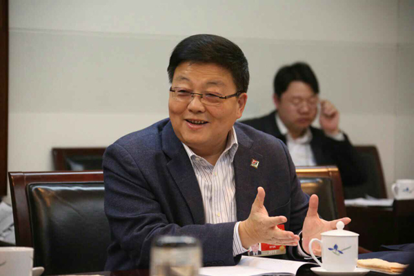 肖伟接受《人民日报》采访：进一步刷新药品集中采购治理机制