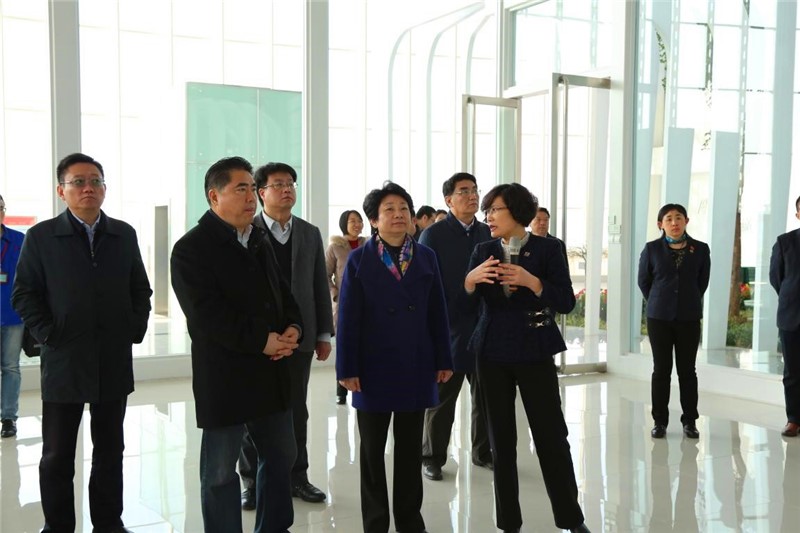 常务副省长黄莉新赴JDB电子平台药业调研强调：将国药精髓发挥光大